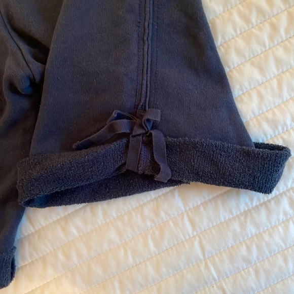 Abercrombie Kids Bermuda Shorts in Navy with Cream & White Embroidery - Size XL - Picture 5 of 5